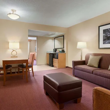 Embassy Suites By Hilton Kansas City International Airport Exterior photo