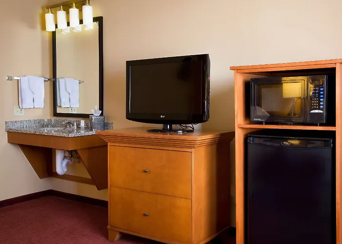 Embassy Suites By Hilton Kansas City International Airport