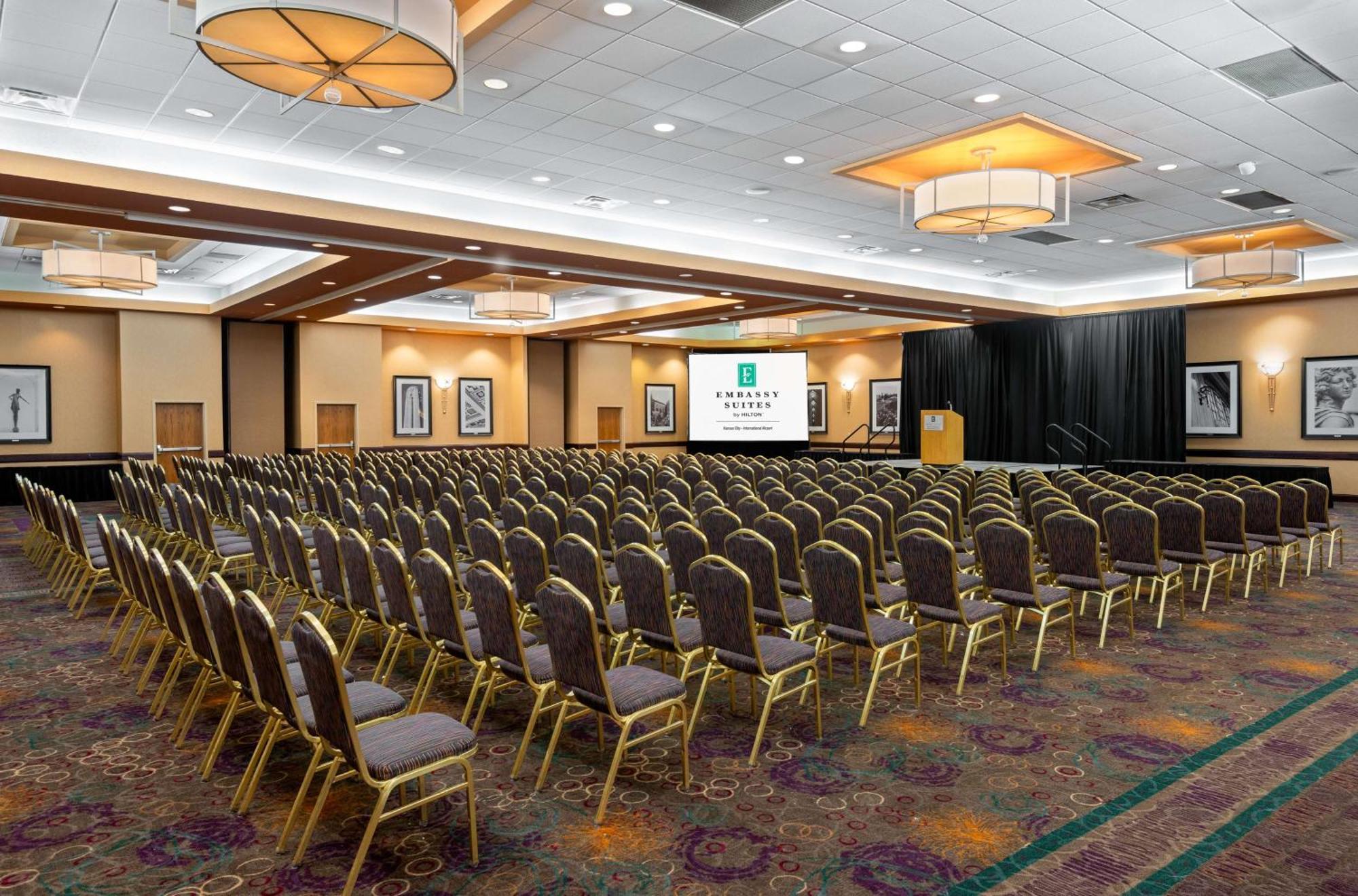 Embassy By Hilton International Airport Hotel Kansas City