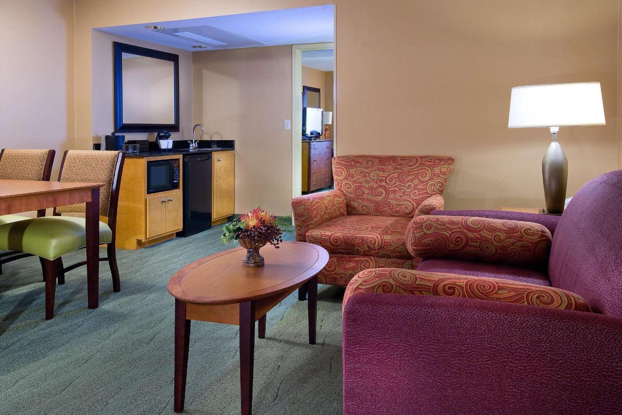 Embassy By Hilton International Airport 3*