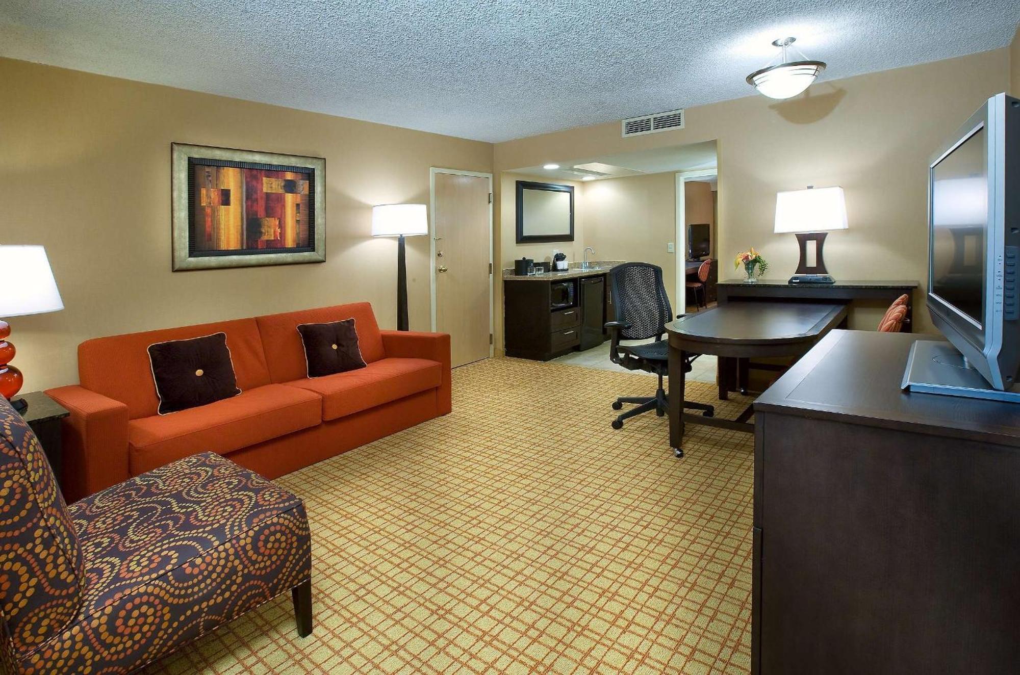 Embassy By Hilton International Airport 3*